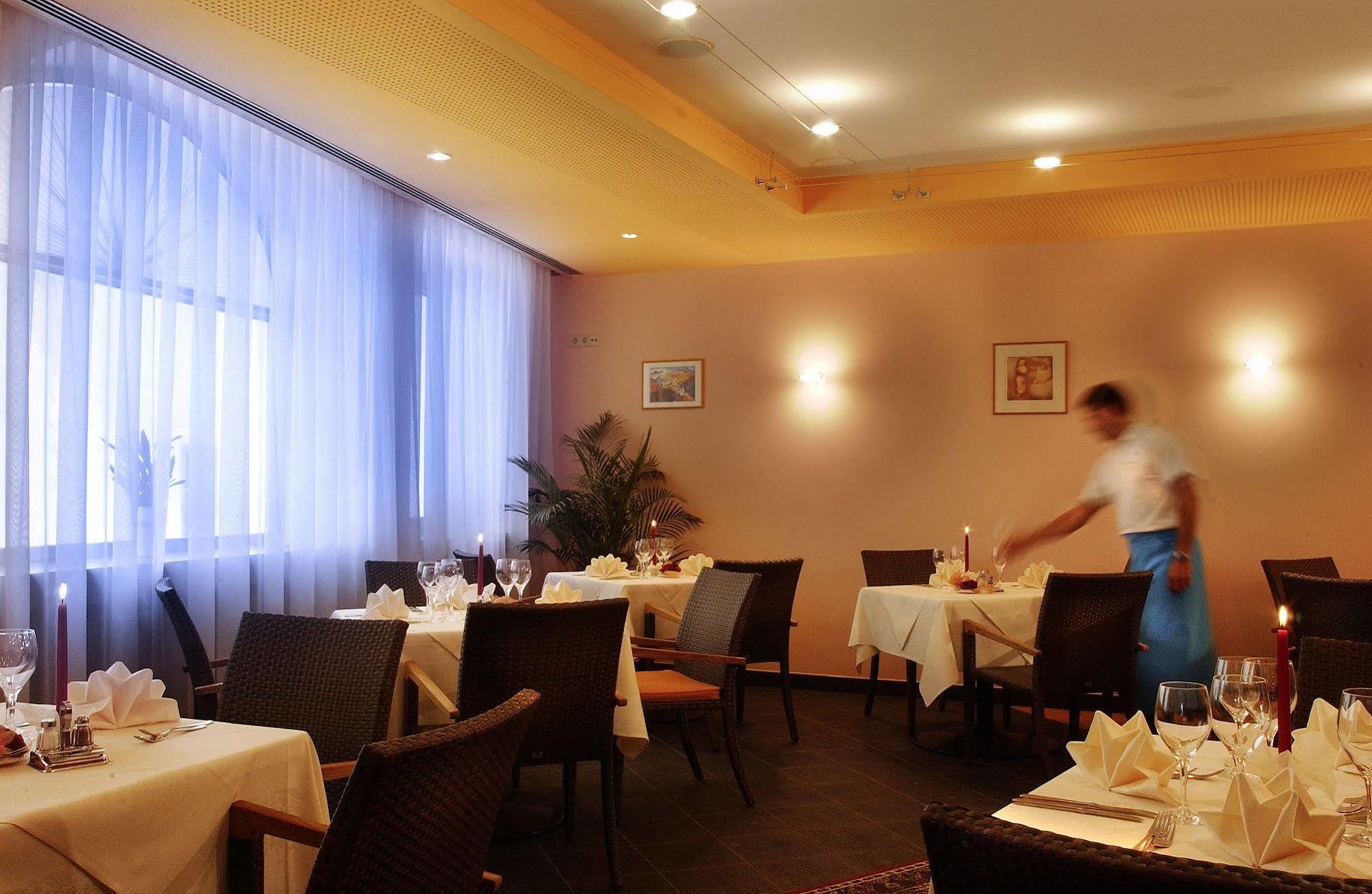 Hotel Krone - Eat, Drink, Stay Брессаноне Экстерьер фото